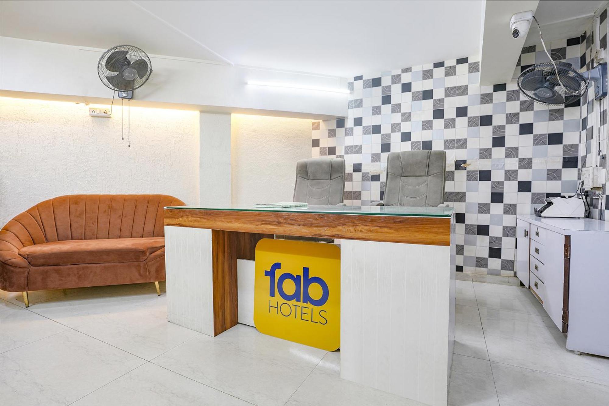 Fabhotel Shree Balaji Apartment Bombaim Exterior foto