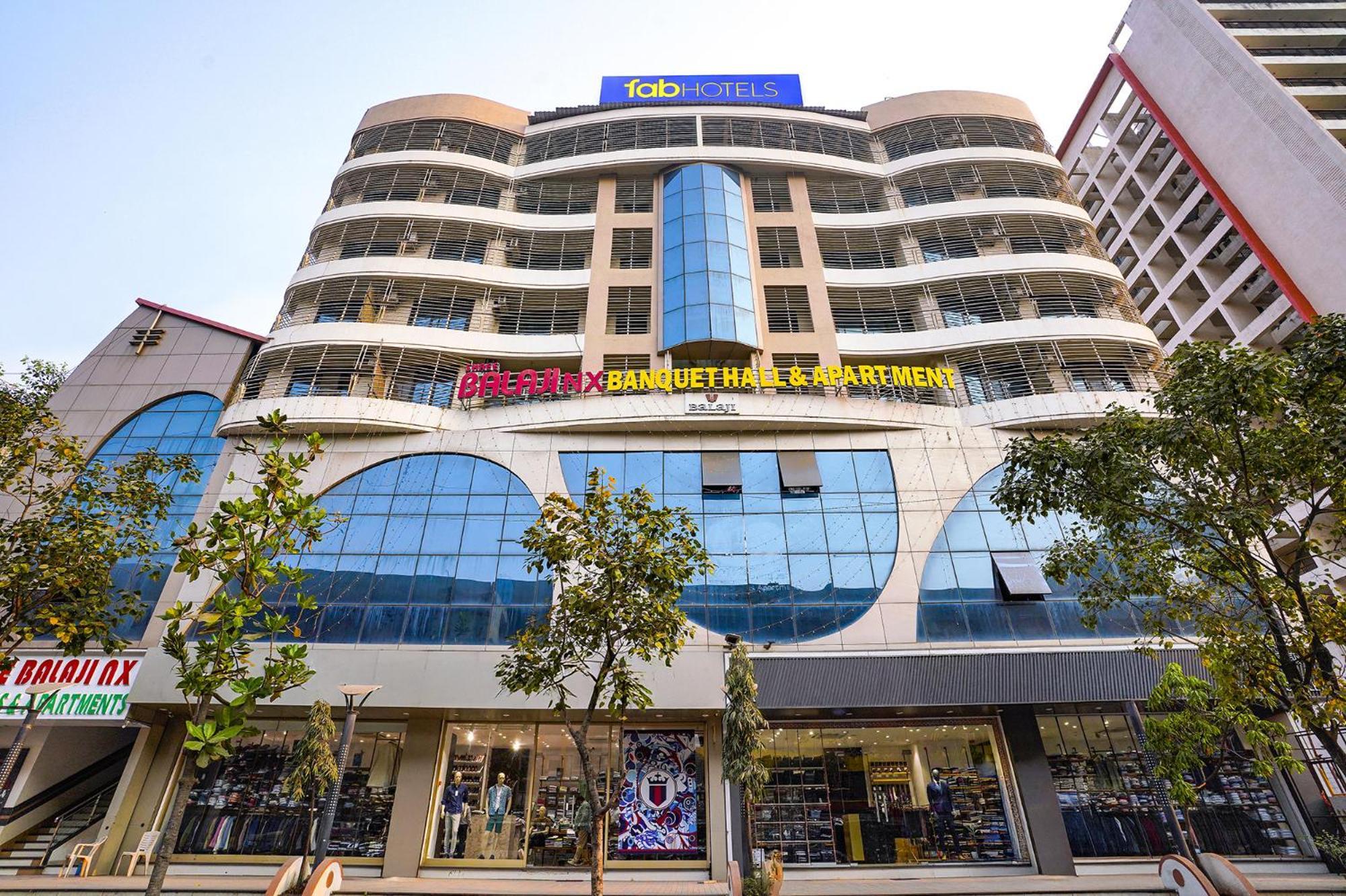 Fabhotel Shree Balaji Apartment Bombaim Exterior foto