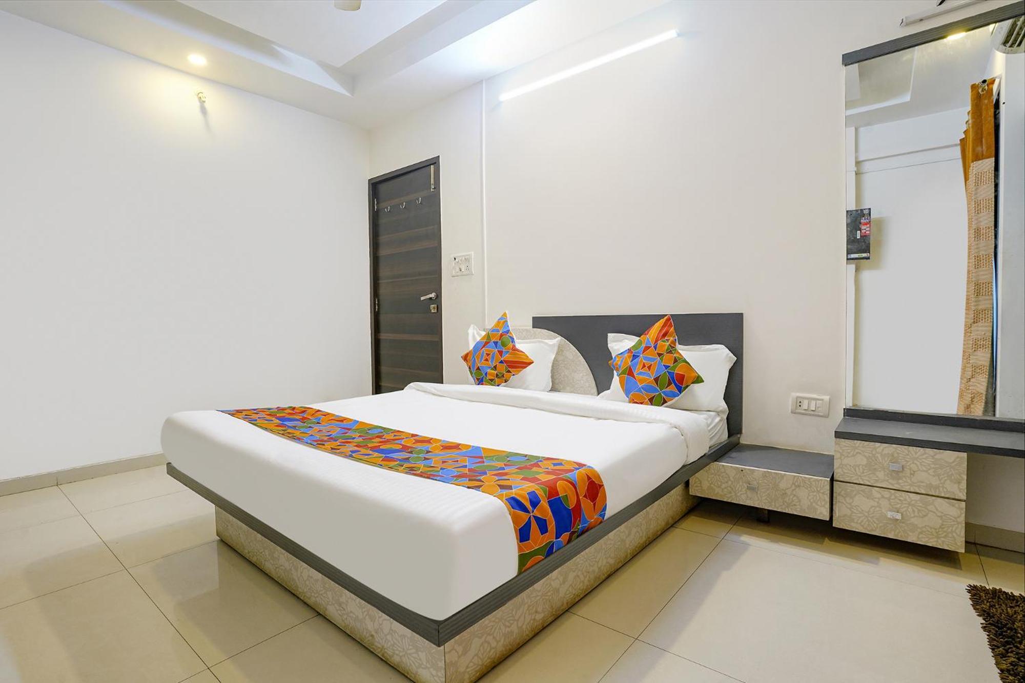 Fabhotel Shree Balaji Apartment Bombaim Exterior foto